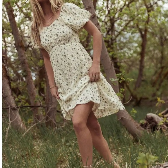 Bohme Aliotta Smocked Dress in Medium. - Picture 7 of 7